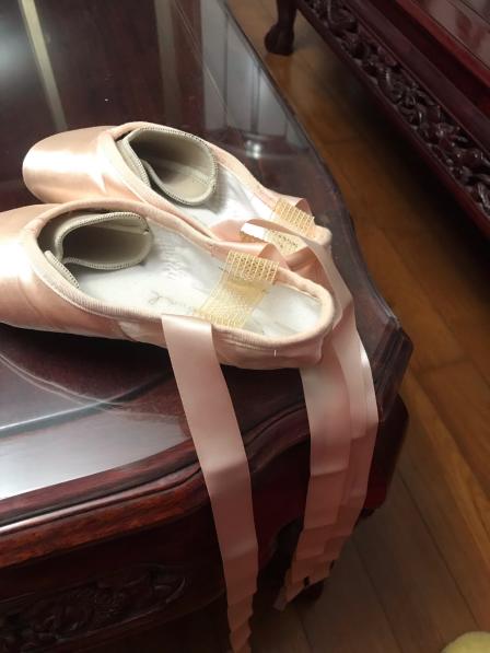 开心服饰修改-"芭蕾舞鞋要上绷带,点评找过去的,我一问2.