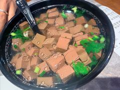 鸡鸭血汤-莱莱小笼·乔艾
