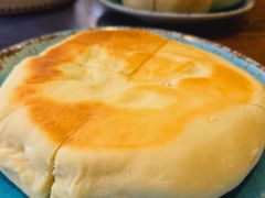 酸奶饼-蒙亨·手把肉·蒙古包文化主题餐厅(天恒广场店)