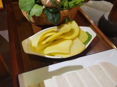 -野山舂·贵州现舂酸汤牛肉(鸿通城店)