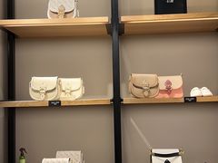 -东荟城名店仓