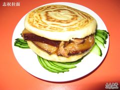 腊汁肉夹馍-志权牛肉面(灵山路店)