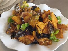 -粘豆包柴火铁锅炖