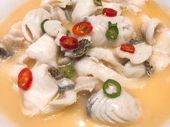 馋嘴豆花鱼-彩蝶谷美食廊·粤式经典南番顺·铁板烧烤泰风味(广州长隆酒店)