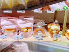 -顶东面包花园·生日蛋糕(世博店)