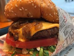-The Habit Burger Grill 哈比特汉堡(复兴soho店)