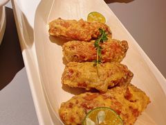 金沙咸蛋黄焗鸡翅-桂满陇·手作小笼包&江南叫花鸡(中山公园店)