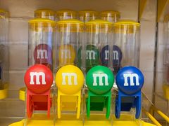 -m豆巧克力世界(上海世茂广场店)