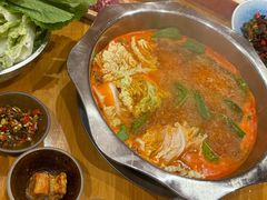 红酸汤锅-苗阿哥