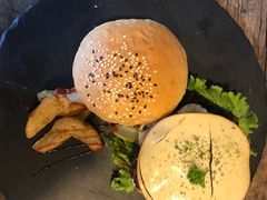 -HIGH FIVE哈福手工汉堡(桂林路店)