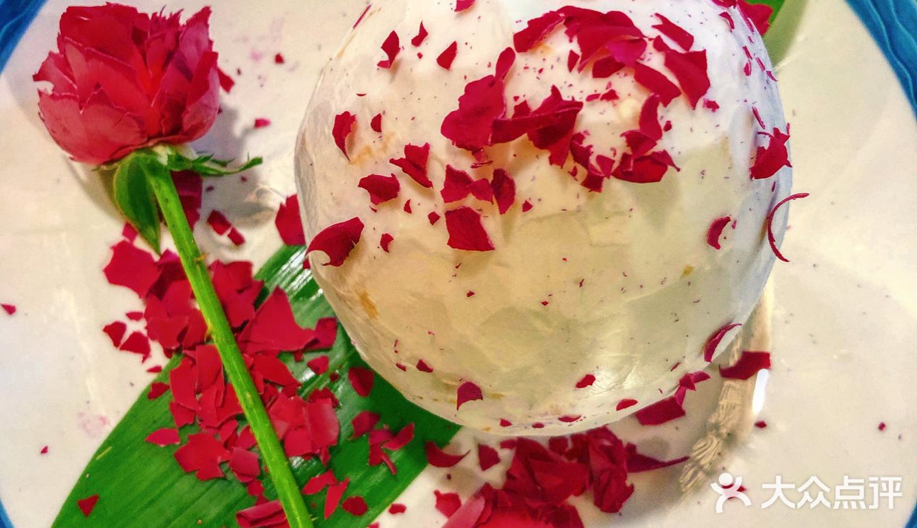 三亚最浪漫椰子鸡餐厅95网红液氮玫瑰花