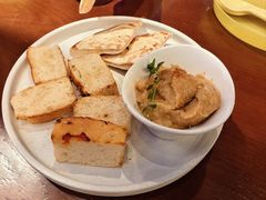 混合面包佐鹰嘴豆泥-bluefrog蓝蛙(悠唐购物中心店)