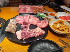-拾勝牛·江景安格斯烧肉放题(江湾阳光天地店)