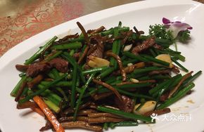 Beef Stir-fried with Tree Mushroom