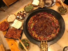 -黄潇洒老火锅(九眼桥宏济巷店)