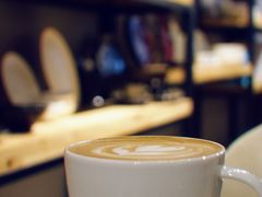 -LEO CAFE