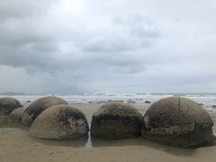 景点-摩拉基大圆石