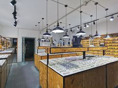 -罗伯特眼镜·蔡司官方授权(罗湖国贸店)