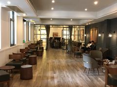 大堂-星巴克臻选(广州沙面店)