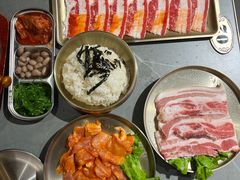 -围炉肉舍•炭烤活鳗•丹东海鲜烤肉(步行街店)