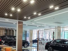 -上海宝宁宝马4S店