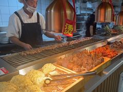 -四囍码头海鲜烧烤自助火锅(外滩南京东路悦荟广场店)