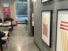 -麦当劳(轻轨曹杨路店)