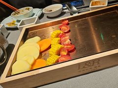 -左庭右院鲜牛肉火锅黑金店(陆家嘴中心店)