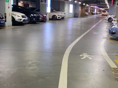 -大宁国际商业广场-地下停车库