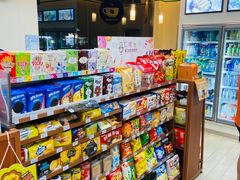-全家便利店(江湾镇站店)