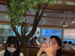 -蜜桃餐厅·伴山(湖滨商业街店)