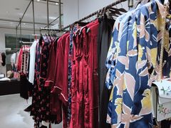 -URBAN REVIVO(欢乐海岸购物中心店)