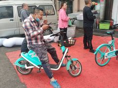 -劳动公园新疆人烤腰子