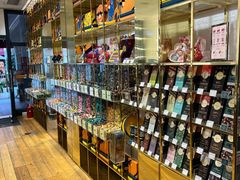 -VENCHI 闻绮(上海佛罗伦萨小镇店)