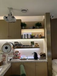 -悦瑢港湾科技美肤芳疗美容