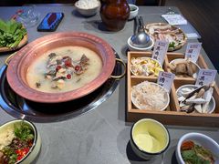 腊排骨土鸡双拼火锅-阿婆情腊排骨火锅·野生菌季(古城旗舰店)