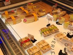 -巴黎贝甜(大宁国际商业广场店)
