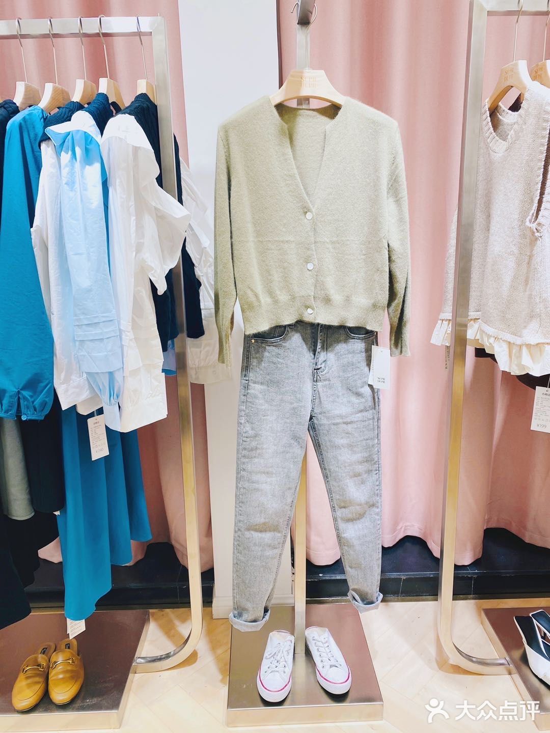 300不到的价格就能买到一件卫衣