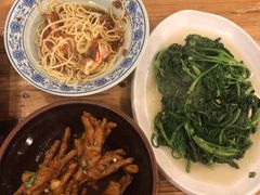 茼蒿-霄汉牛三鲜湖北砂锅菜(万松园2店)