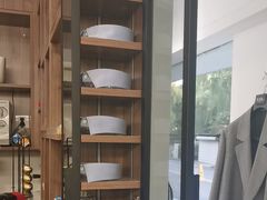 -吴志坚洋服店(贵都邻里中心店)