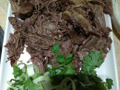 手撕狗肉-英子补身汤(海兰路店)