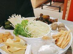 -鸡遇虾煲干锅火锅(小寨金莎店)