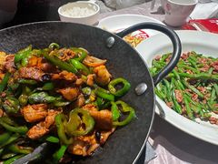 辣椒炒肉配卷饼-有位虾匠·胶东土菜小馆(市北店)