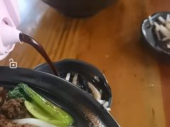 -丽虹云南过桥米线(兴工街店)
