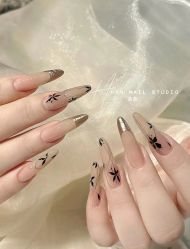 -七月美睫 美甲