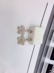 -Wisezone唯点穿耳打耳洞专业国际连锁品牌