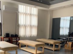 -岩顶健身(玄武店)