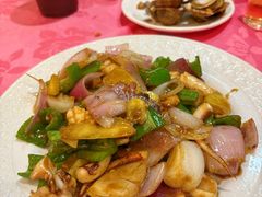 姜葱炒鲜鱿-松记特色美食