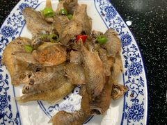 油炸小鱼干-七的湖·晚芳亭·阳澄湖农家菜·大闸蟹(莲花岛店)