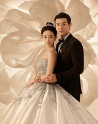 -喜爱高定婚纱摄影